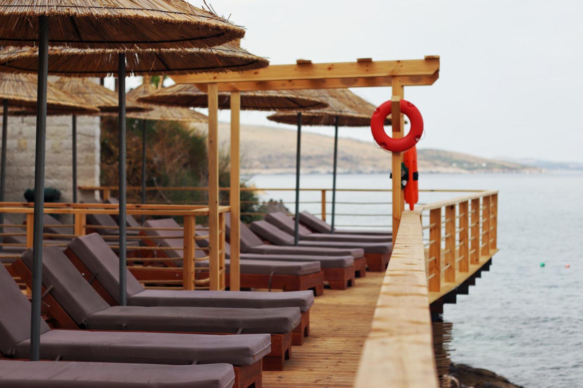 Golden Beach Suites Sarande Bagian luar foto