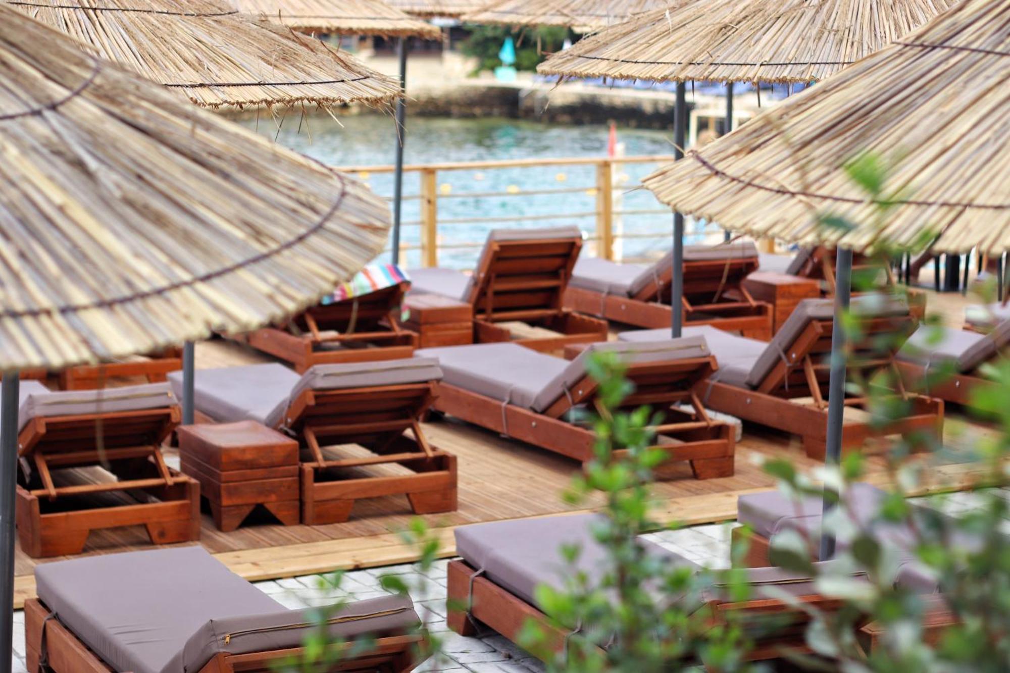 Golden Beach Suites Sarande Bagian luar foto