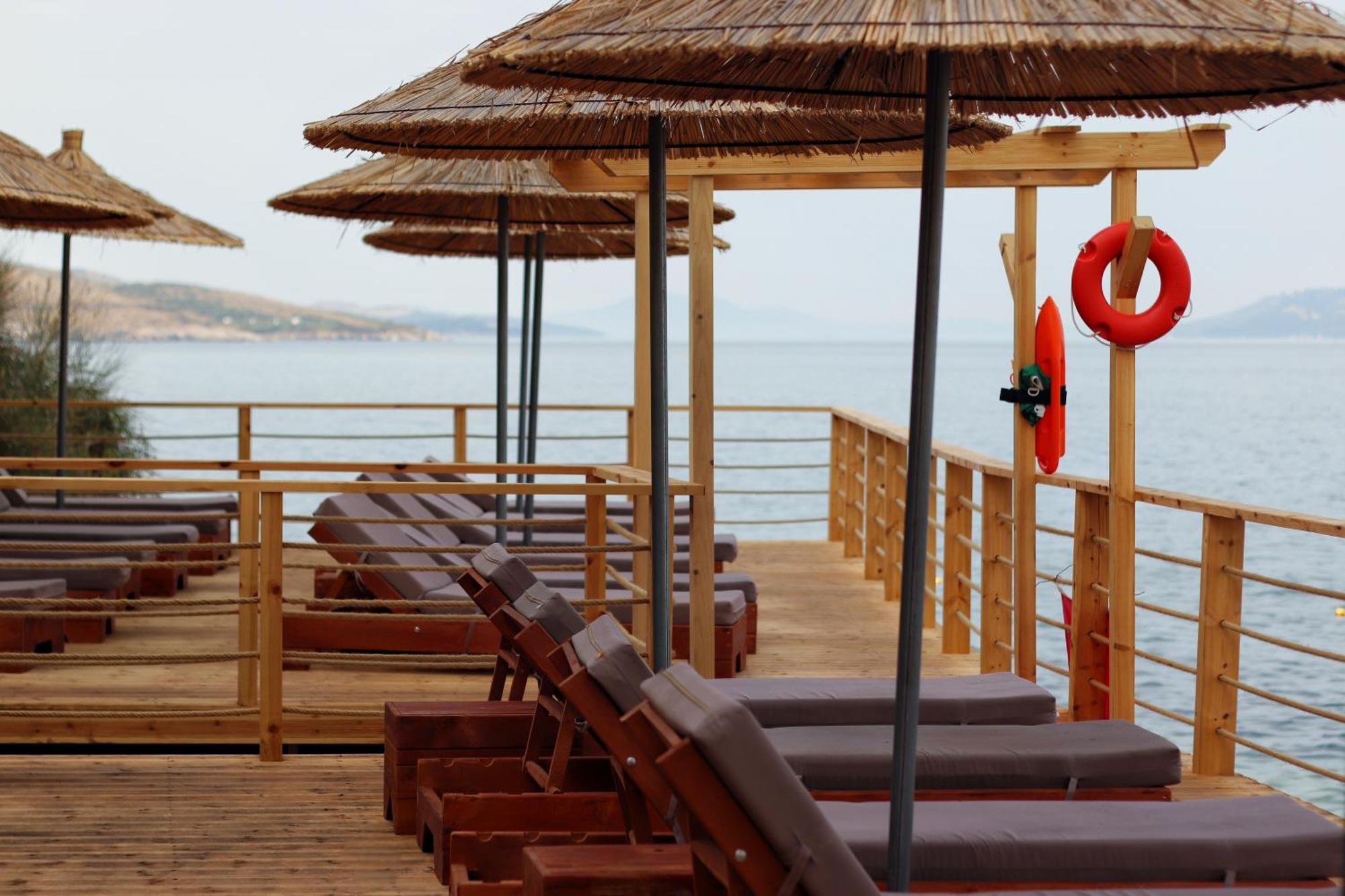 Golden Beach Suites Sarande Bagian luar foto